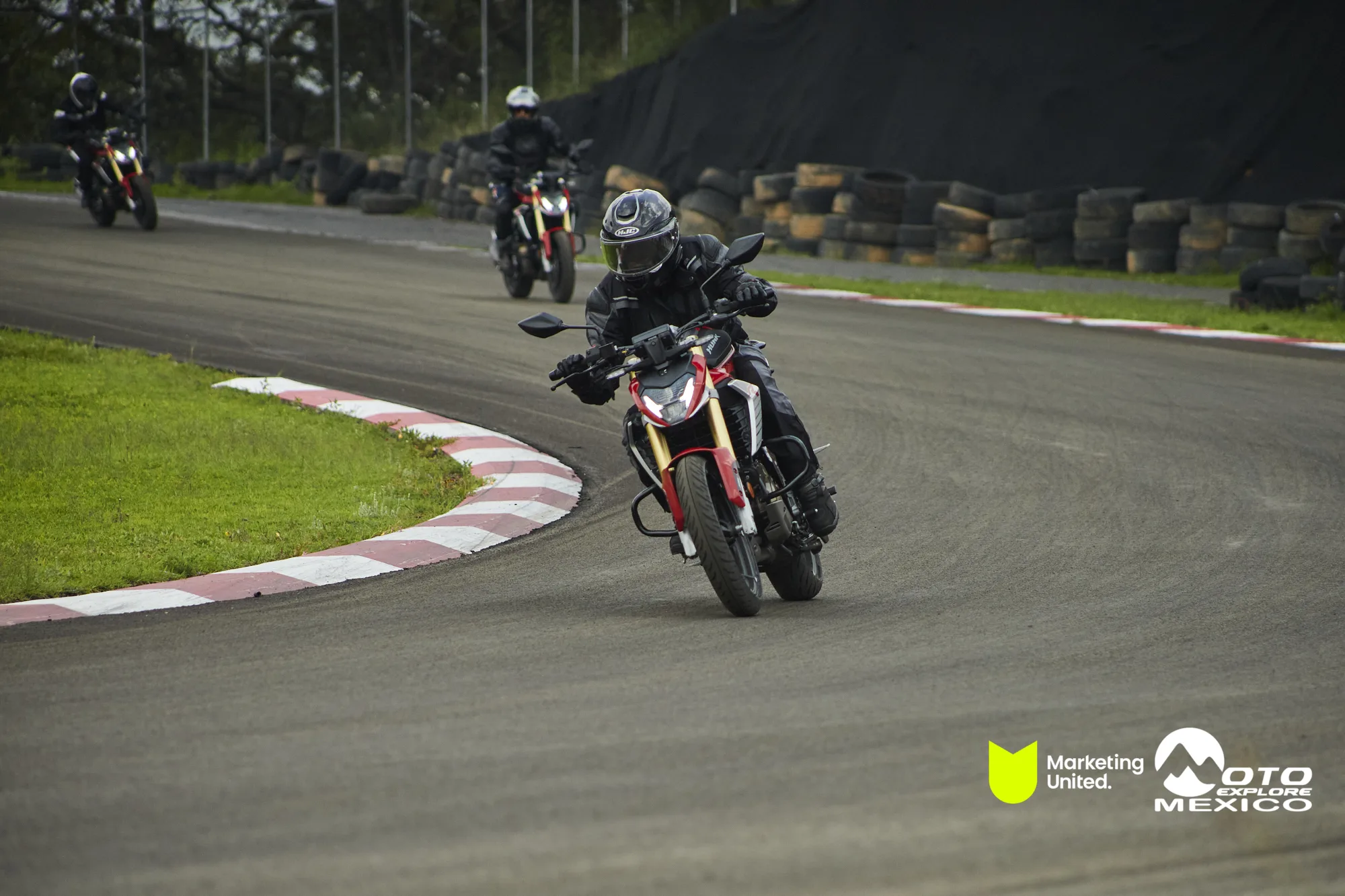 HUNK TRACKDAY 111